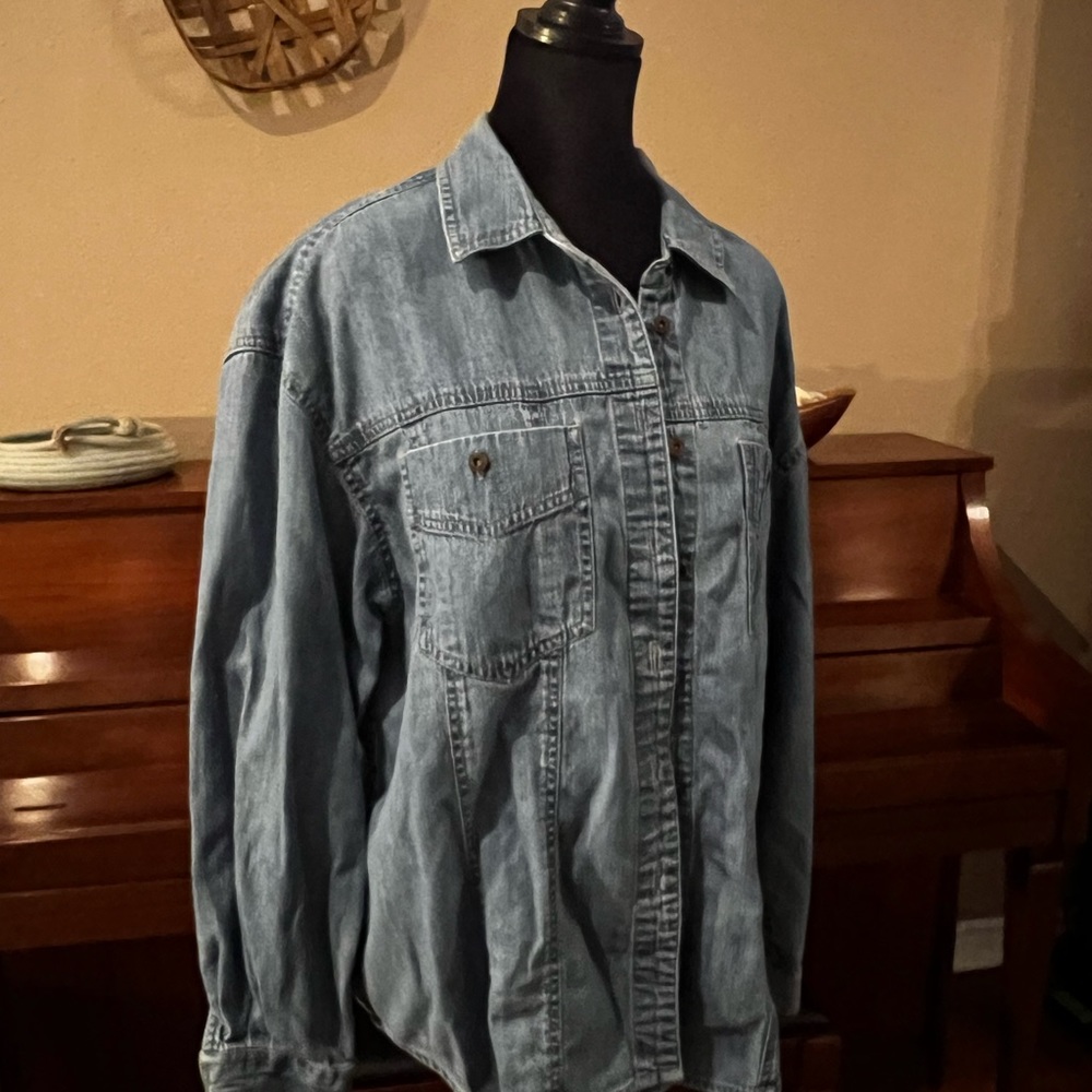 Liz Claiborne Denim Shirt - Picture 2 of 4